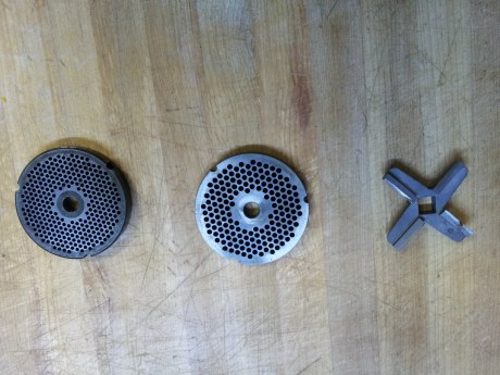 Different grinder sizes and blade. 
